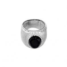 Bague NEO-BAROQUE effet martelé et brossé argent 925/1000 rhodié ornée d'onyx